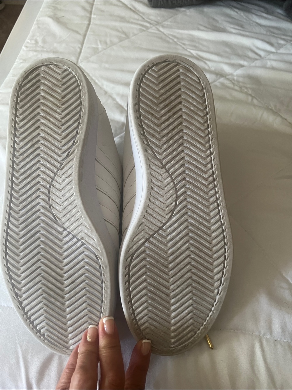 adidas White Leather Women’s Sneakers with Gold Logo - Picture 4 of 4